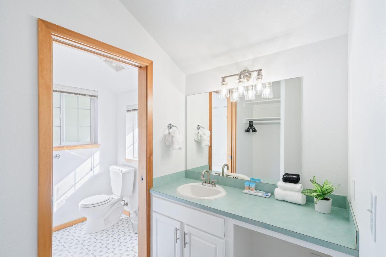 Cannon Beach Vibes, Steps To The Beach,Wifi,3 Full Bedroom En Suites With 3 Fireplaces,Near Downtown المظهر الخارجي الصورة