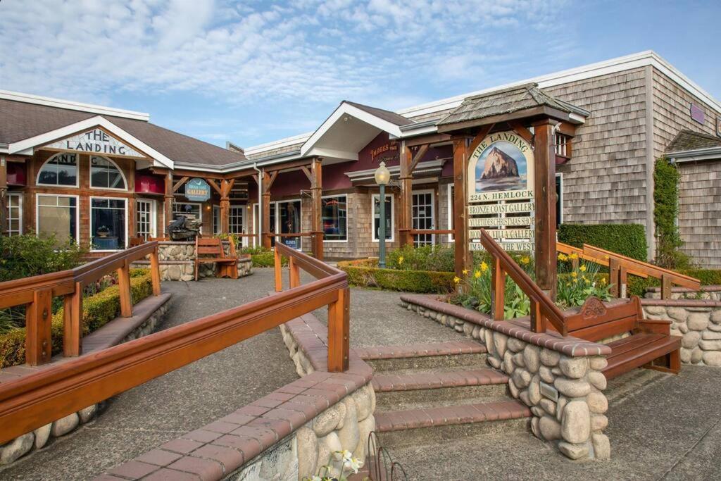 Cannon Beach Vibes, Steps To The Beach,Wifi,3 Full Bedroom En Suites With 3 Fireplaces,Near Downtown المظهر الخارجي الصورة
